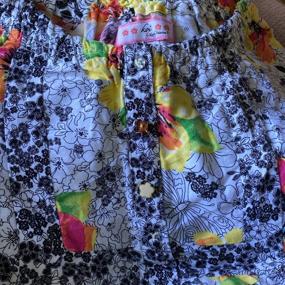 Koi by Kathy Peterson Scrub Top - Picture 2 of 9